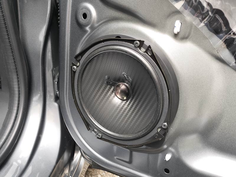 ウーファーと取り付ける